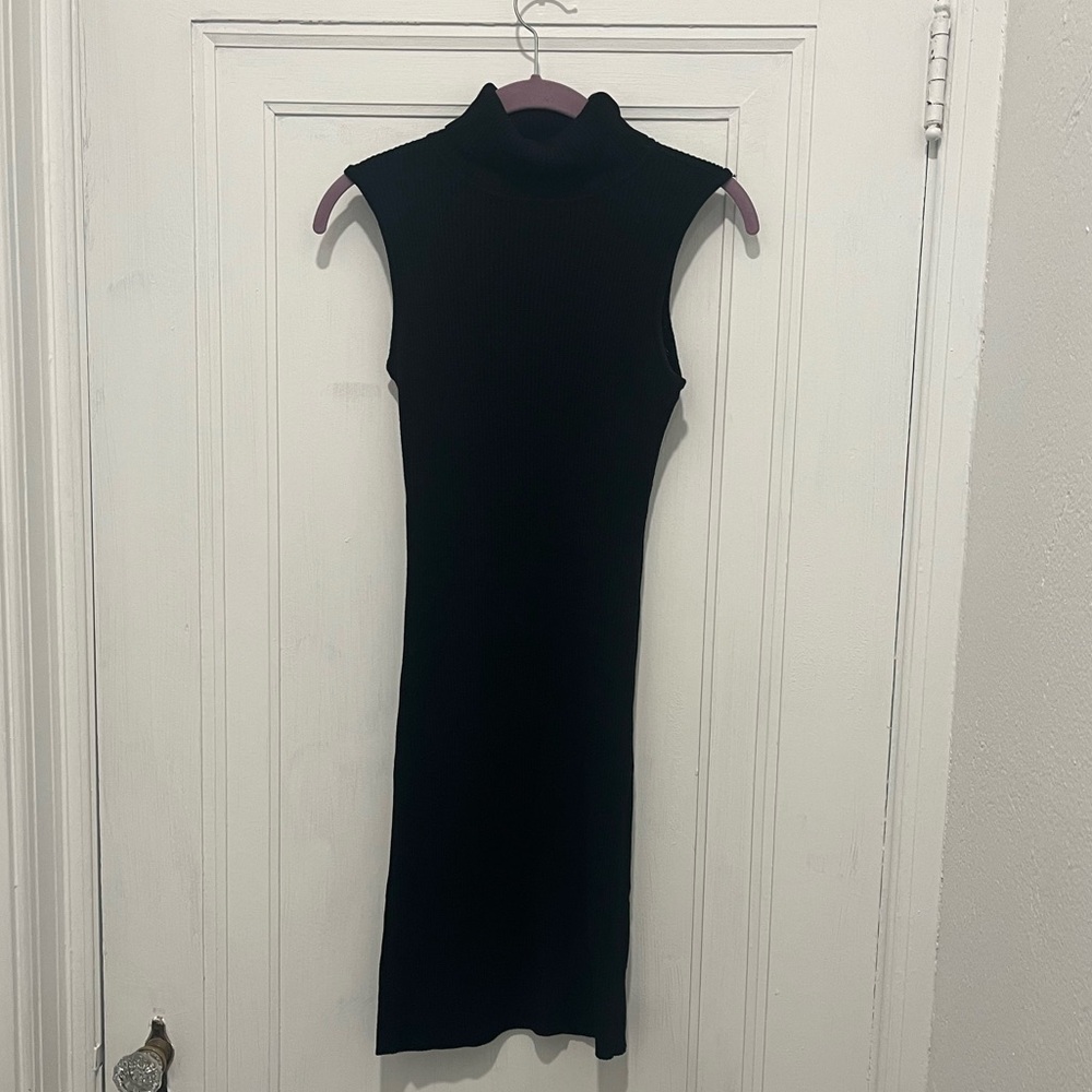 Romeo & Juliet Couture black sleeveless ribbed knit turtleneck dress, Medium